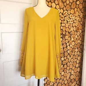 Umgee Mustard Yellow Lightweight Chiffon Boho Crochet Sleeve Swing Dress Size M